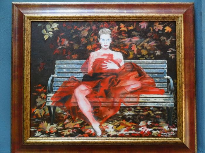 Ledy in red