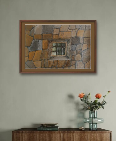 Prozor u kamenom zidu, autor Craig Stronner