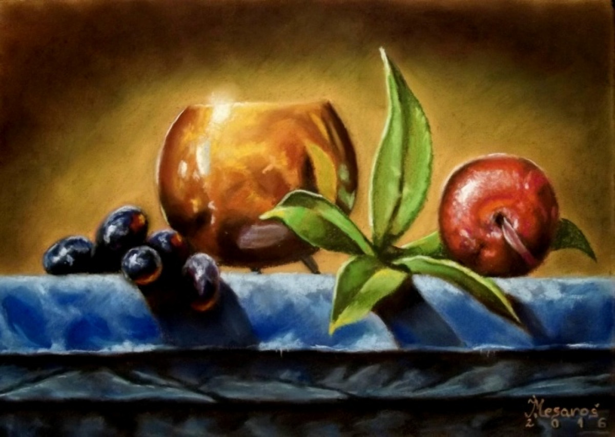 Bowl and fruits