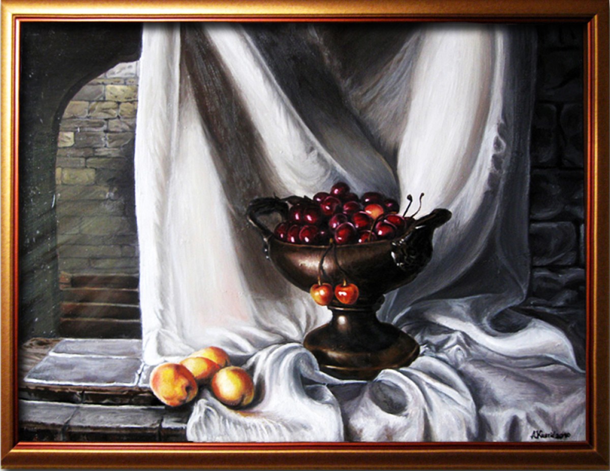 Bowl with cherries